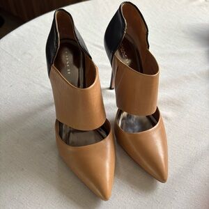Coach Heart Two-Tone Leather Heels Black/Natural Size 10B